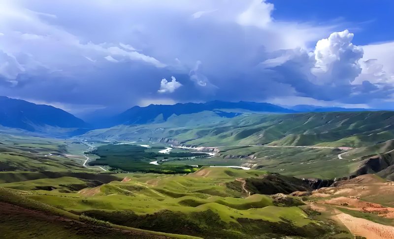 新疆旅游线路：探索神奇的北疆与南疆之旅